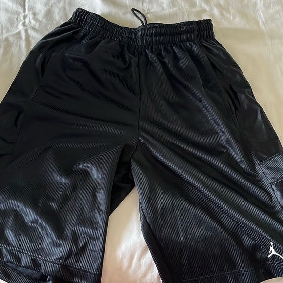 Men’s athletic shorts - Picture 1 of 2